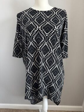 LuLaRoe Black/White/Gray Tunic Size Small